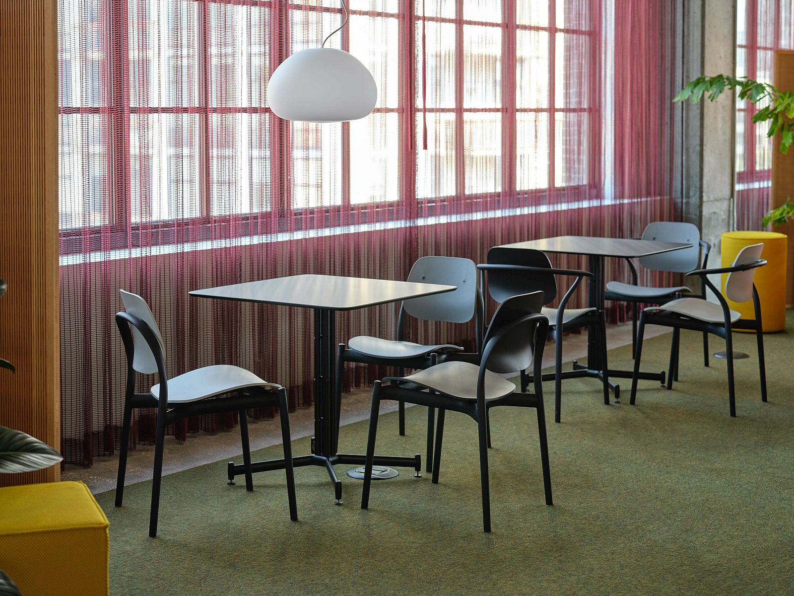 Knoll Iquo Table Square 05 environmental