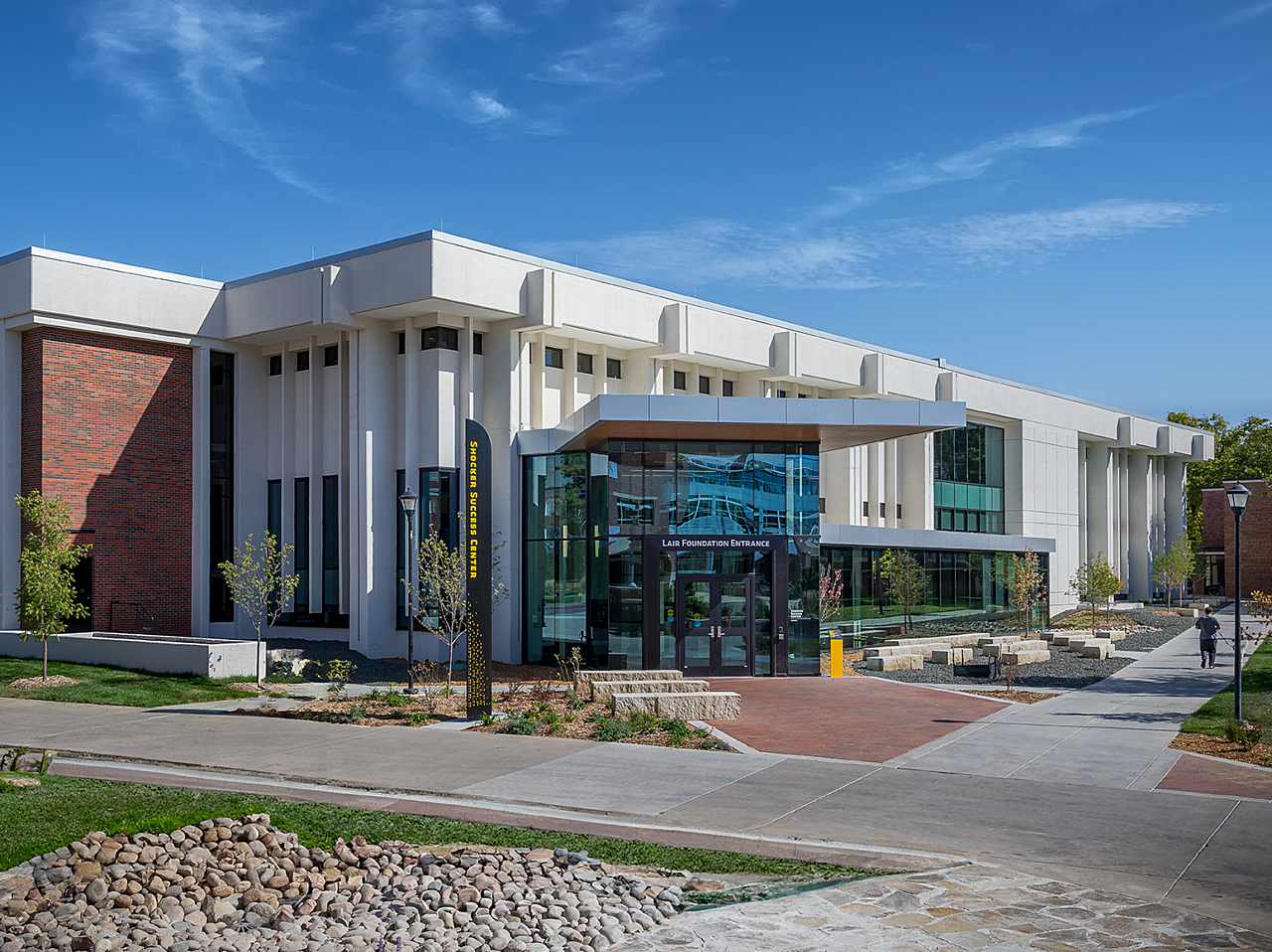 A74 Y3278 WSU Clinton Hall Milt Mounts Gallery