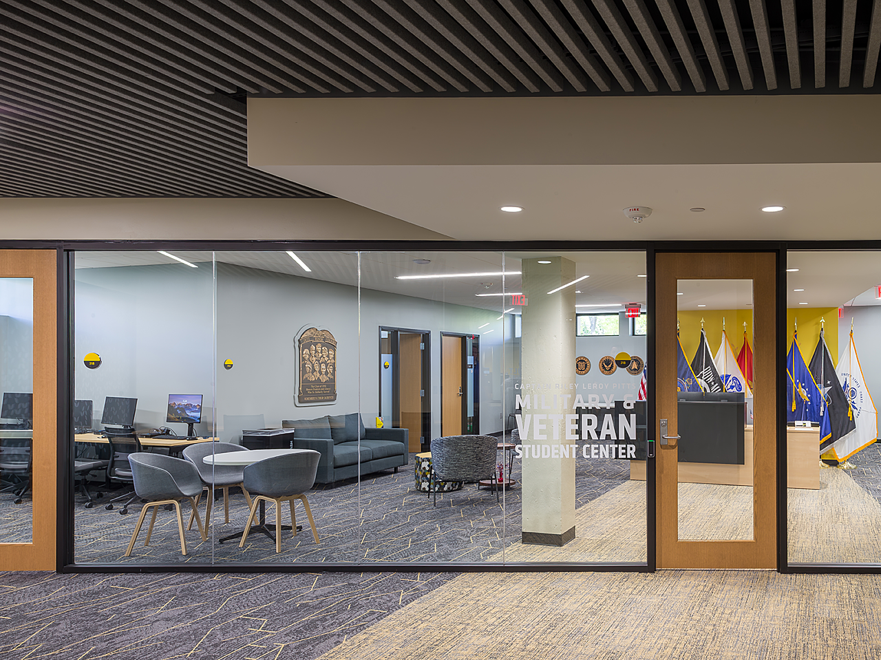 A74 Y3628 WSU Clinton Hall Milt Mounts Gallery