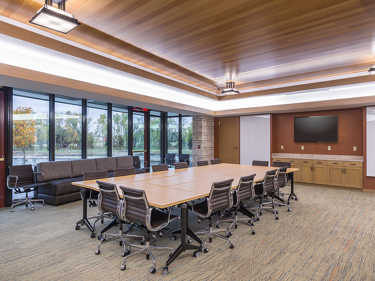 M Mounts PFLC A74 Y6817 Conf Room