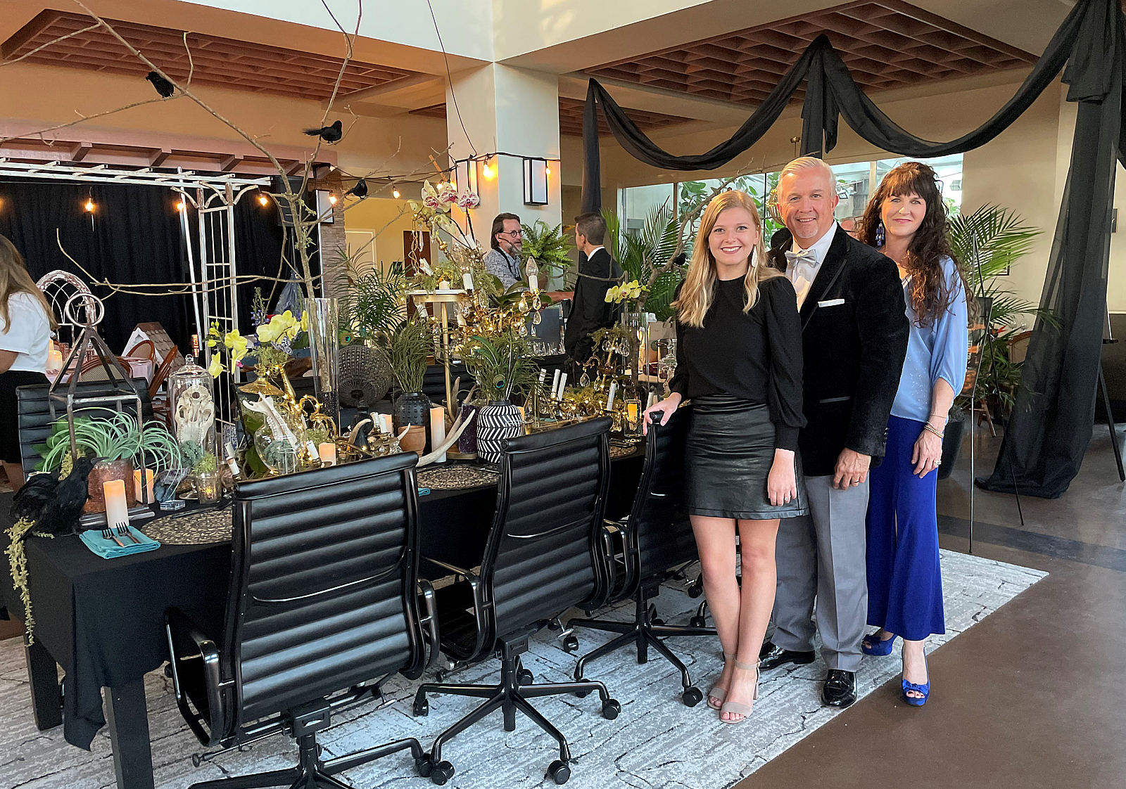 OKC Design Appetit Group with Table Primary