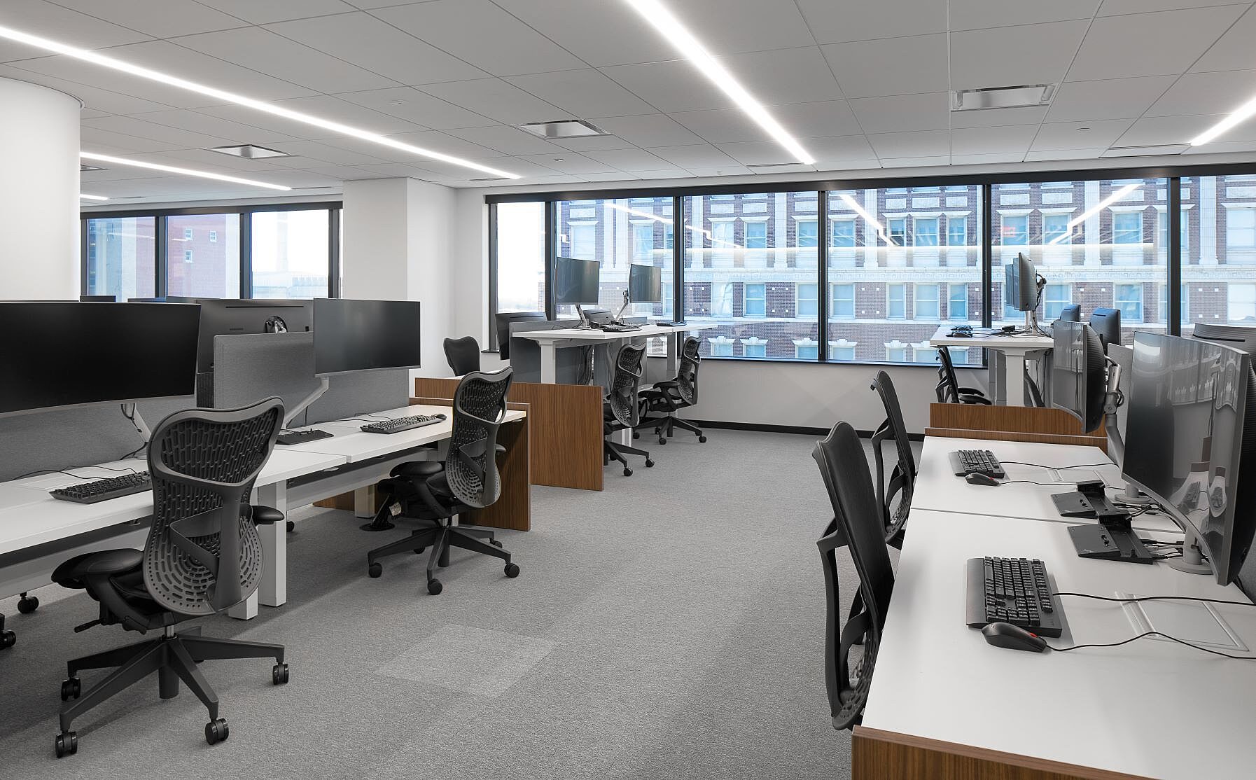 Delivery & Installation - SwissRe Completed Stations
